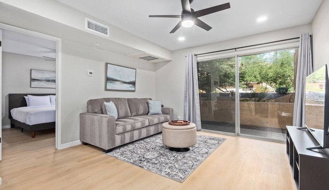 Vibrant 1 bedroom Condo In Scottsdale