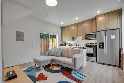Vibrant 1BR Duplex Near Alberta Arts District