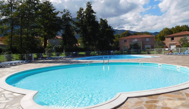 VILLA 6 BEDS IN RESIDENCE OF TOURISM 3 *