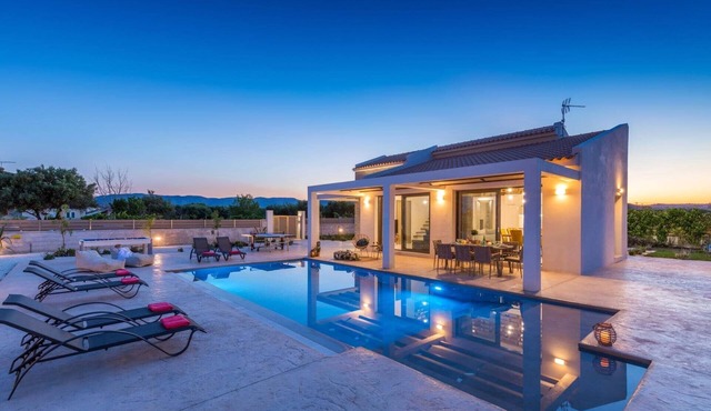 Villa Anemona by Villa Plus