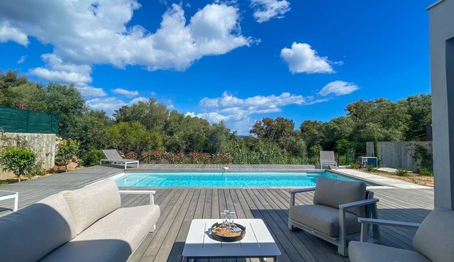 Villa ARINELLA VILLATA Heated swimming pool. Walking distance from Saint Cyprien to Pinarello