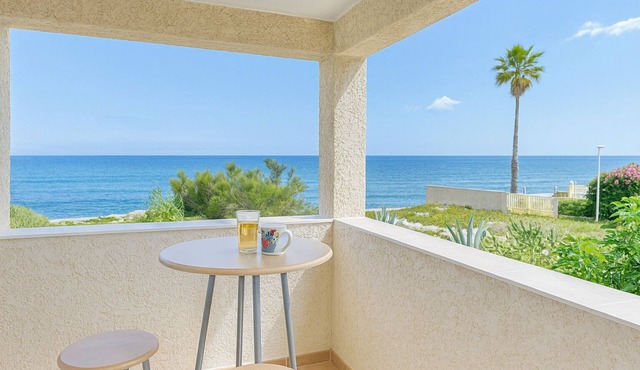 Villa de Bord de Mer | Sea View, Air Conditioning, Terrace