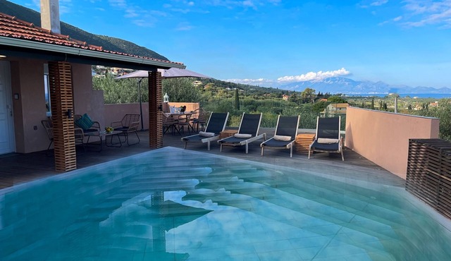 Villa De La Vita, Alykes