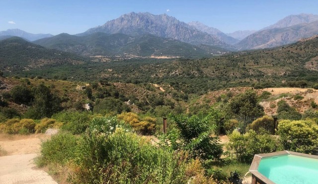 Villa Fior di Machja - Air-conditioned - Comfort, sleeps 6, pool and mountain view