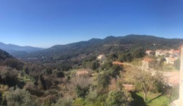 Villa in mountain village 20 minutes from Ajaccio and 20 minutes from porticcio