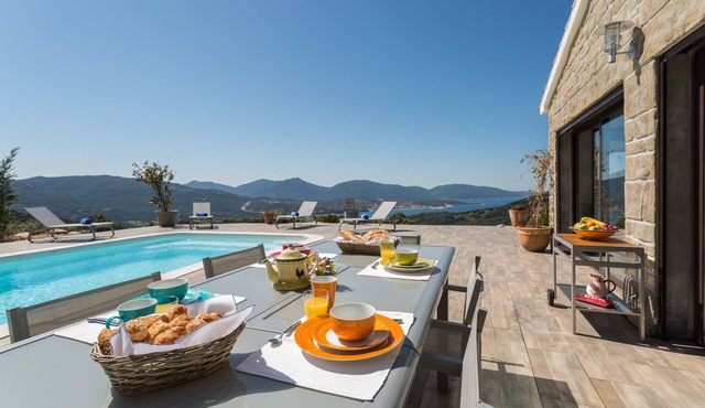 Villa 'Kalliste' with Sea View, Wi-Fi and Air Conditioning