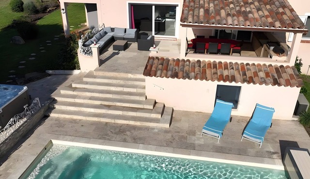 Villa la Chiappa: Seaside, Heated Pool & Jacuzzi