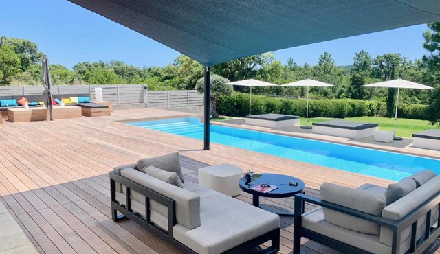 Villa luxe avec grande piscine proche des plages