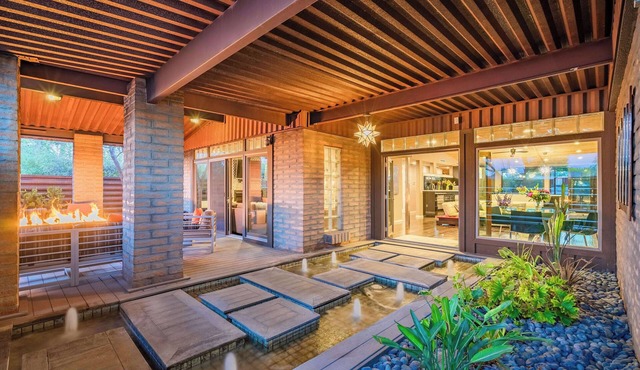 Villa Medano: Luxe Home | Heated Infinity Pool | Minutes to Old Town Scottsdale