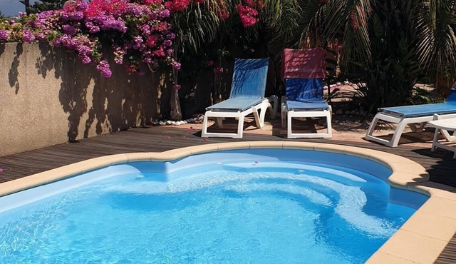 Villa near the beach with private tropical pool and rental cars