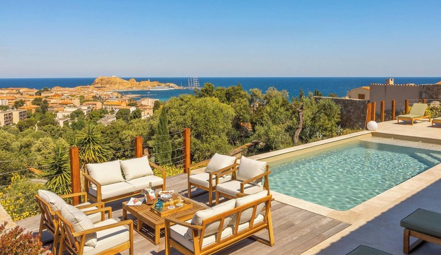 Villa Pietra Mare, piscine vue mer, à l'Ile-Rousse