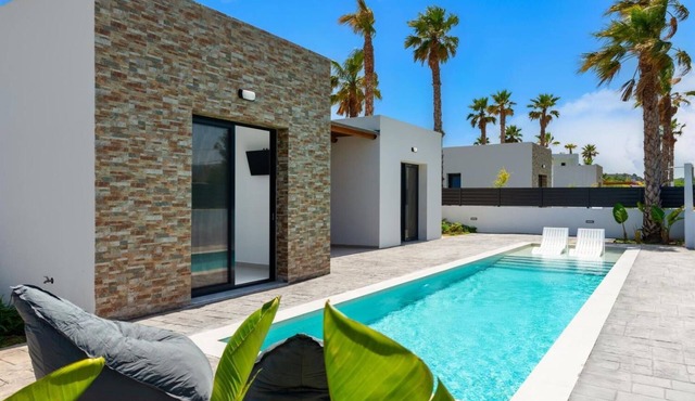 Villa Salty Sun 5 - Two Bedroom Villa, Sleeps 4