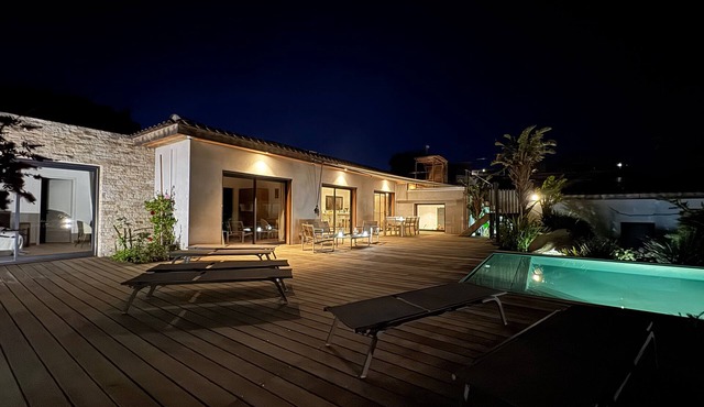 VILLA Sea View with beautiful swimming pool and enclosed garden, seaside SOUTH CORSICA