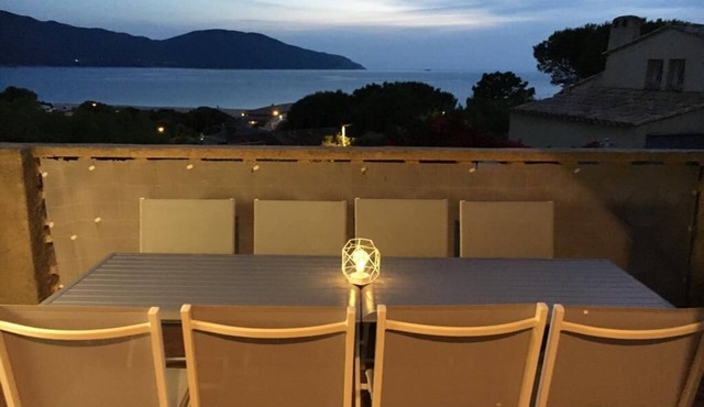 Villa sea view 50m from the beach