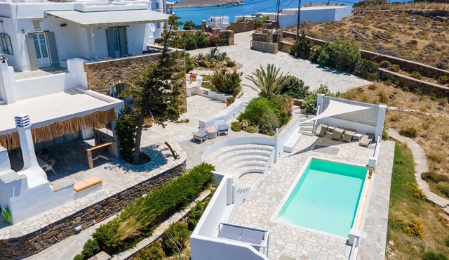 Villa 'Simone Tinos Island' with Sea View, Wi-Fi and Air Conditioning