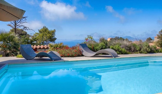 Villa spacieuse avec piscine à Coti-Chiavari