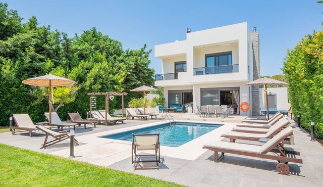 Villa Vikelas - Four Bedroom Villa, Sleeps 8