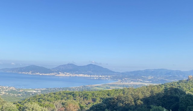 Villa vue Exceptionnelle Pour Vacances de Rêve au Calme Entre mer et Montagne