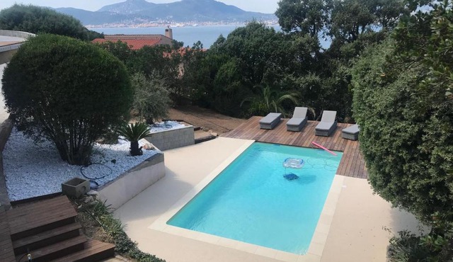 Villa Vue Mer, piscine chauffée, tennis