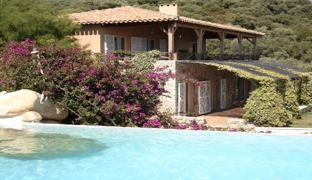 VILLAS VALINCO 10/14 PEOPLE WITH SEA VIEW AND POOL
