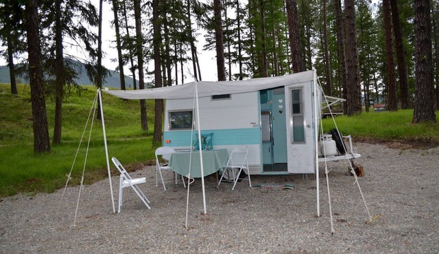 Vintage Camper Rental Perfect for Glamping in Montana