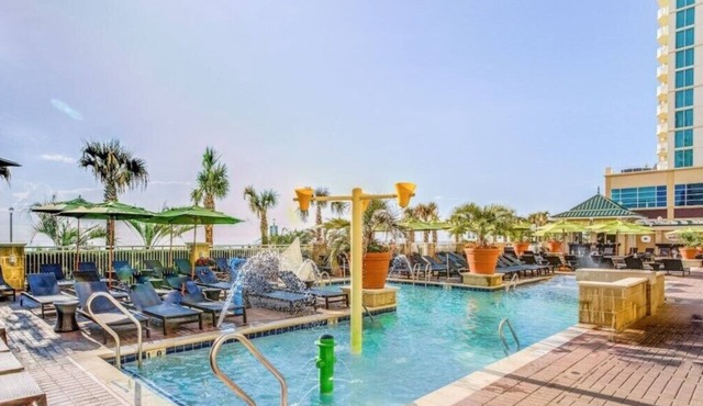 Virginia Beach | Oceanfront Escape | Resort Pool & Beach