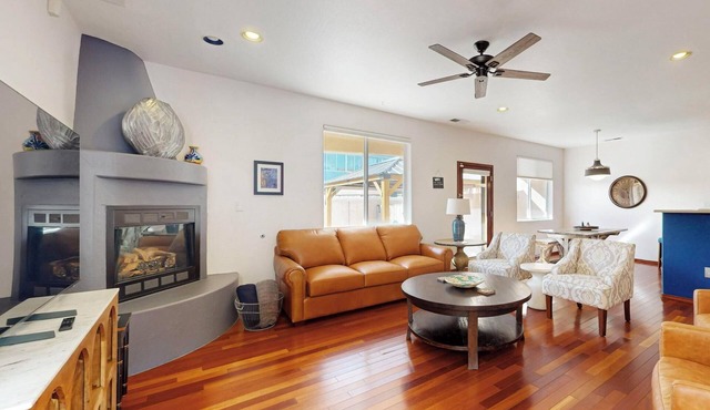 Visiting ABQ for a conf? Home centrally located get anywhere in the city in 20m.