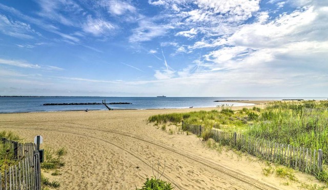 Walk to Public Beach Access: Norfolk Family Home