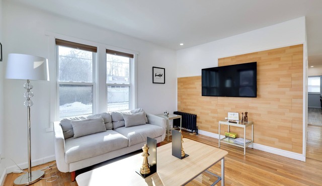 Walk to Roger Williams Park: Apt in Providence!