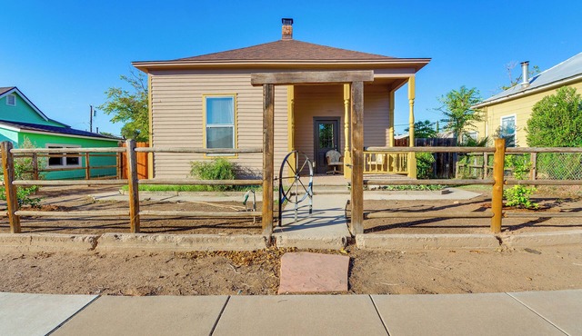 Walkable Location, Fenced Yard: Wickenburg Home!