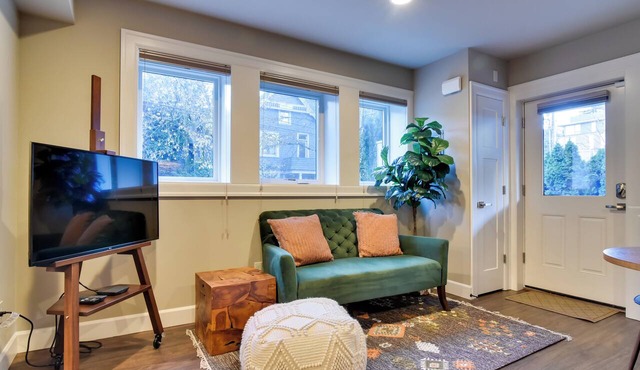 Walkable Portland Studio < 1 Mi to Dtwn!