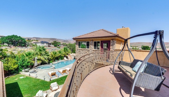 Washington Villa 1 Mi to Golf: Great for Groups!