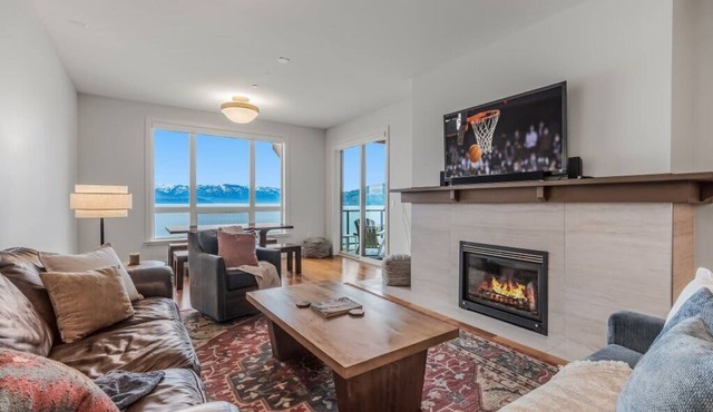 Waterfront Condo, Private Boat Slip, Pool & Hot Tub
