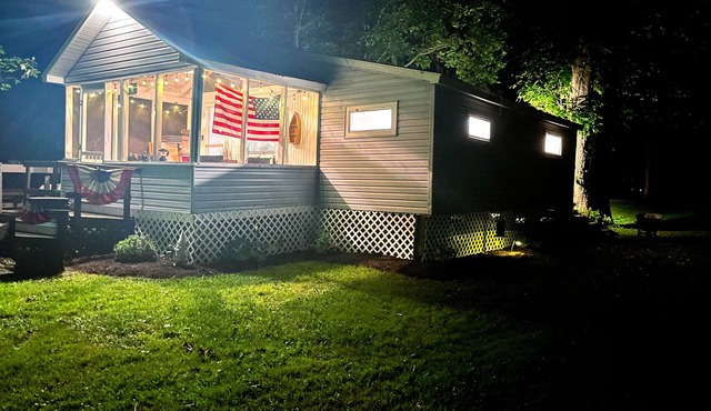 Waterfront Cottage on Cross Lake with Dock Space!