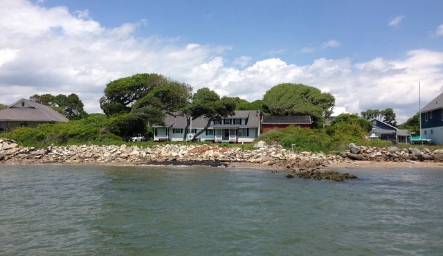 Waterfront! Enjoy Fishing Cape Lookout & Shackleford Banks- Pet Friendly