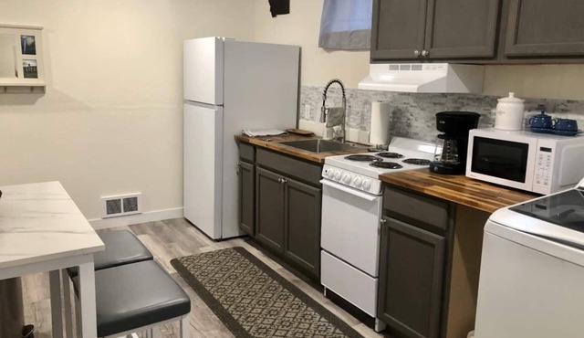 Welcome to Big Sky 3 - Midtown Guest Suite