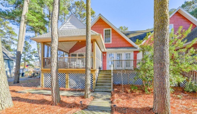 Whispering Pines by Seaside Vacations & Sales