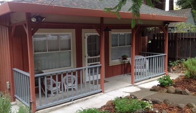 WINE COUNTRY RIVERFRONT RETREAT WITH SPA & VIEWS
