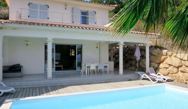 Wonderful private villa for 10 people with A/C, WIFI, private pool, TV and patio