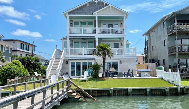 Wrightsville Beach Sound- Short walk to beach and restaurants