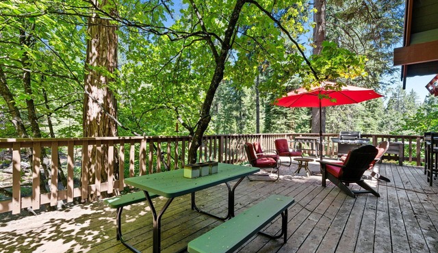 Wyldwood | 3 bedroom+LOFT & BAR!