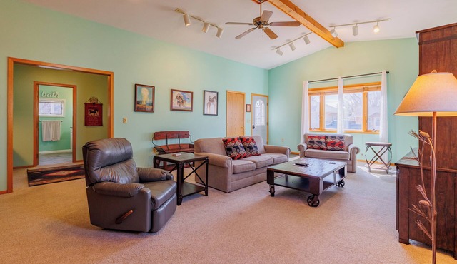 Wyoming Retreat- Steps from Downtown Cody
