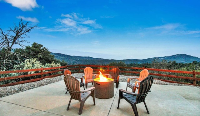 Yosemite/Bass Lake Villa+HotTub EVcharger