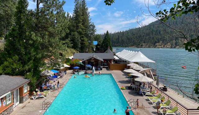 Yosemite Retreat! Cozy Stay w/Lake & Nature Views