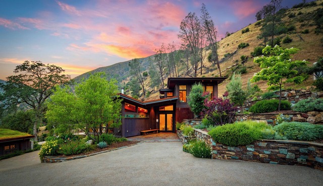 Yosemite Valley/Mountain Views & Soaking Tub