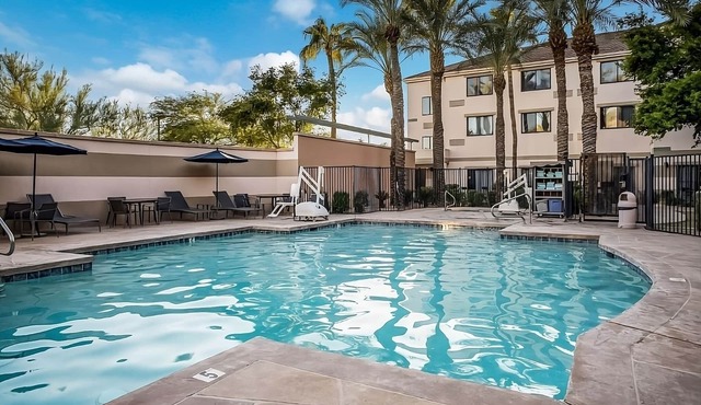 Your Relaxing Getaway Awaits! 2 Homely Units, Outdoor Pool and Pet-friendly!
