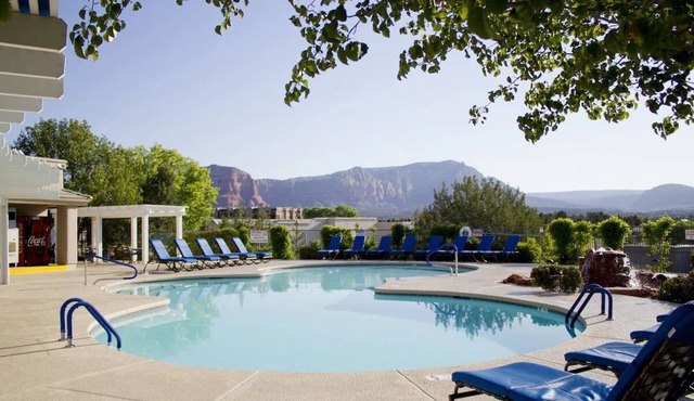 Your Scenic Escape in Sedona! 2 Spacious Units, Full Kitchen, Outdoor Pool!