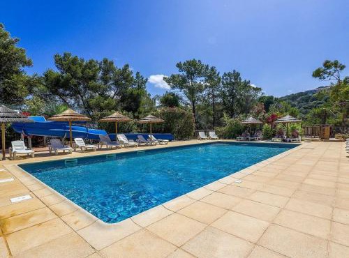 ZEcamping 3 étoiles avec terrain multisports mini golf 2km plage dog friendly