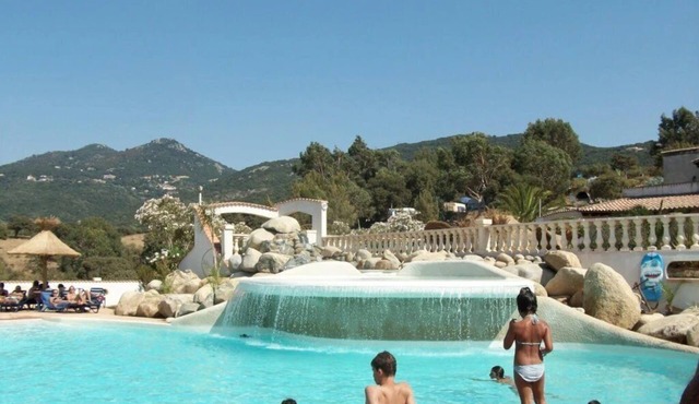 ZEcamping 3* 1km plage piscine animaux acceptés jacuzzi chalet clim