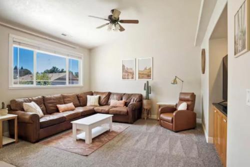 Zion Family Retreat with Private Pool, Hot Tub and Game Room
